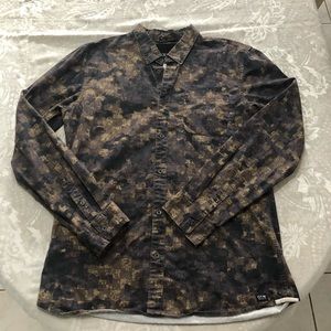 Men’s Vans Lennon LS button down digital camo Lg.